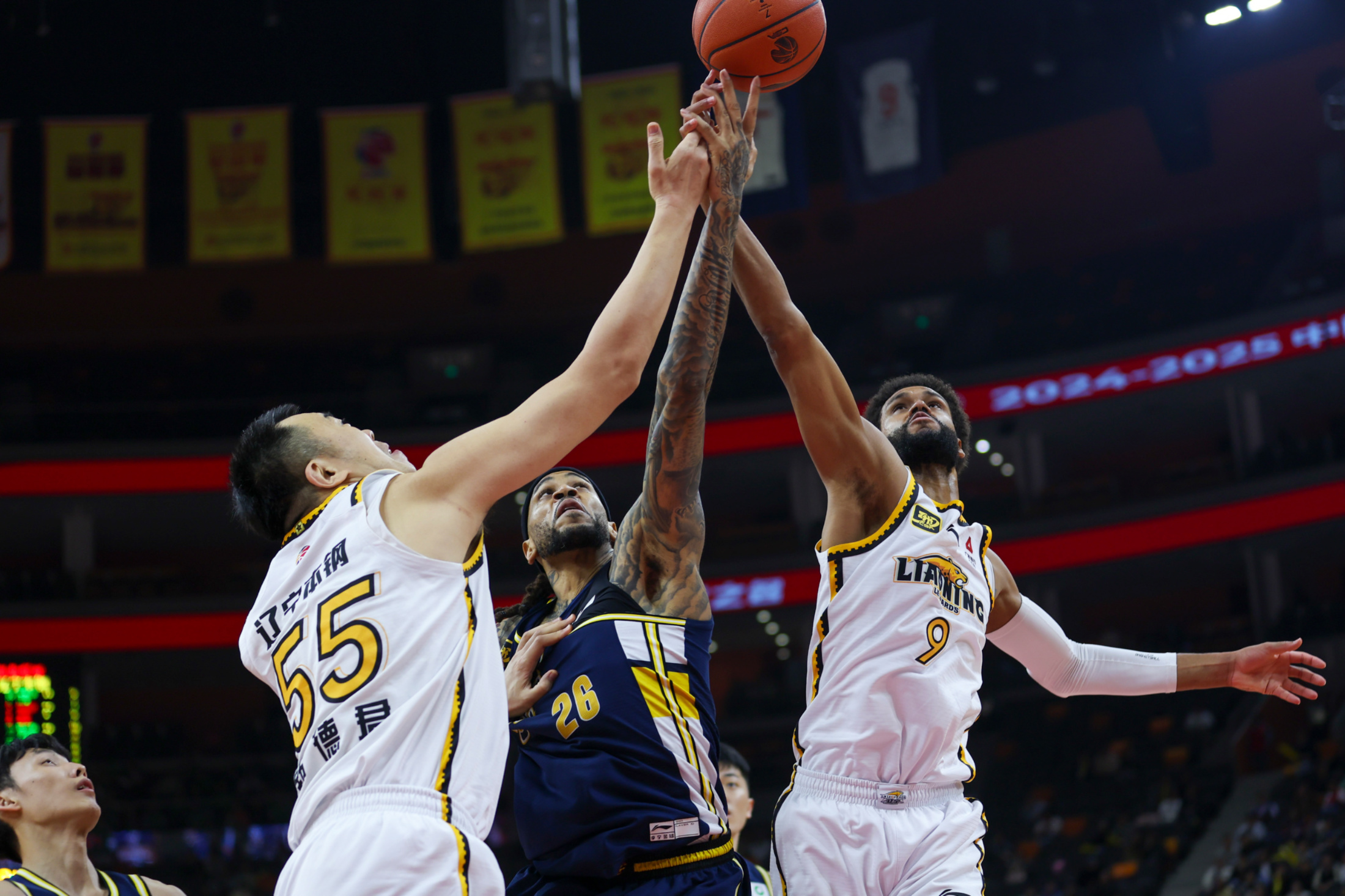 星空官网-包含关键时刻新疆广汇备战NBA季后赛关键时刻埃因霍温备战荷甲，现场解说直呼：蒂姆新星赛事规则更新表现惊艳的词条